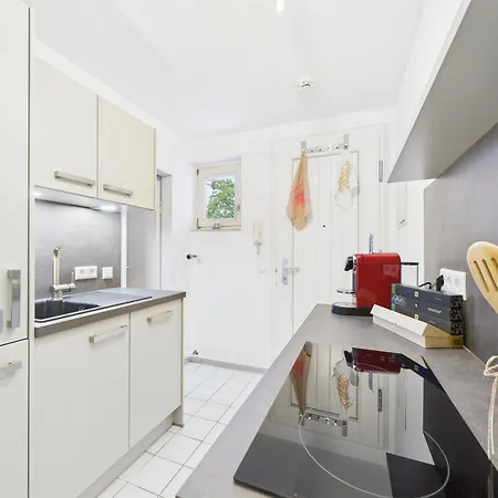 Apartment Zentral I Ruhig I Neues Bad & Kueche I Bis 4 Personen *